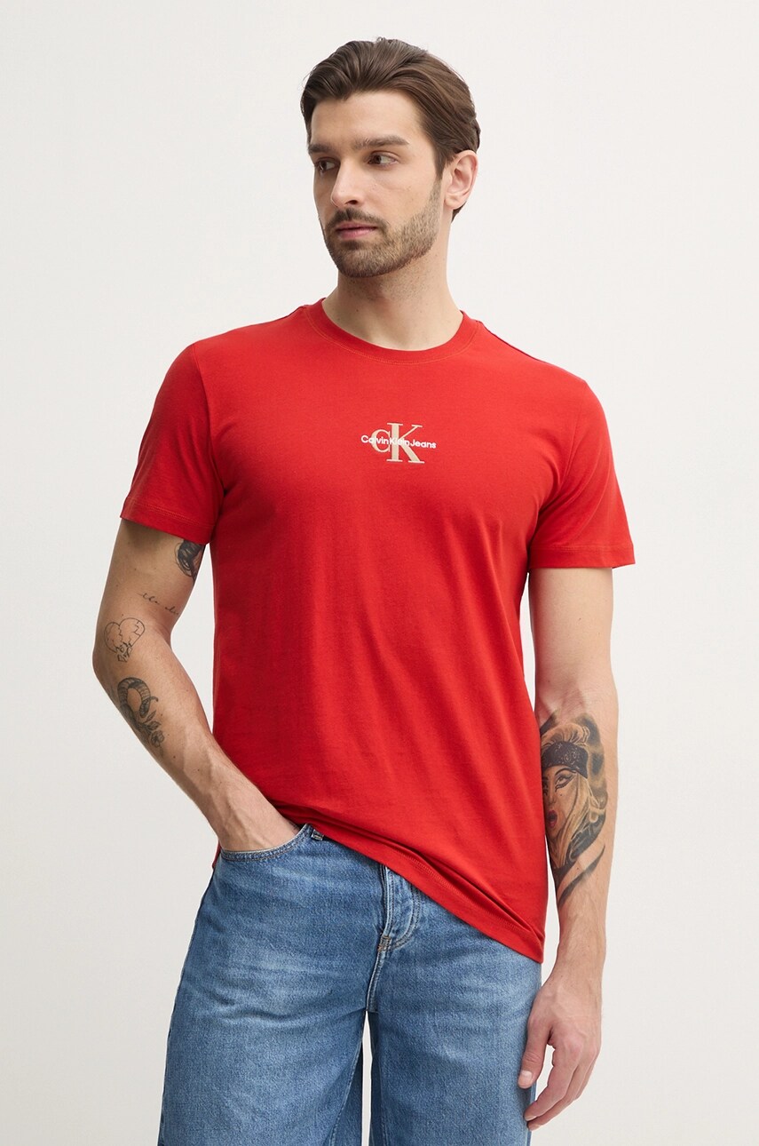 Levně Bavlněné tričko Calvin Klein Jeans červená barva, s aplikací, J30J325649