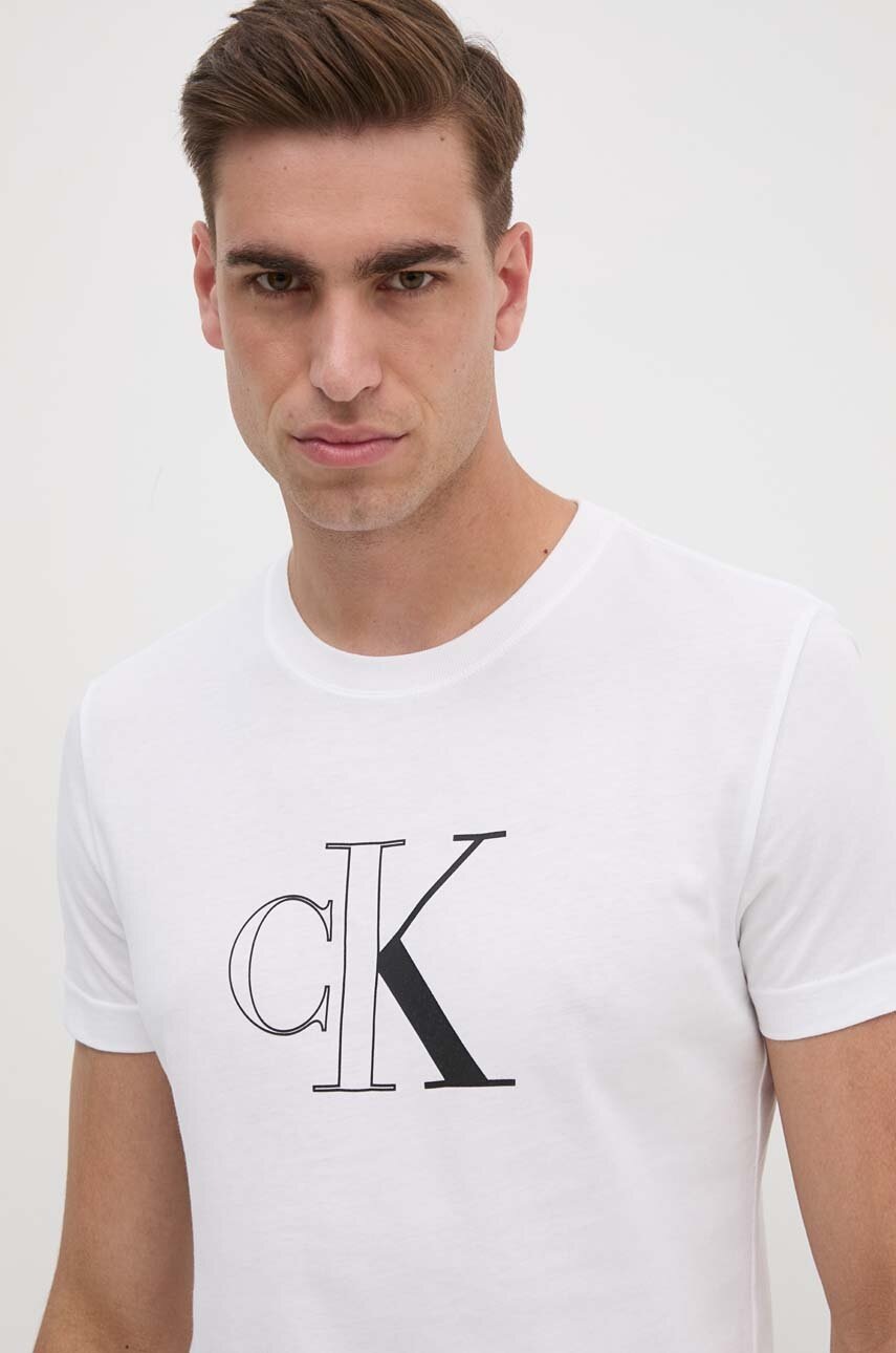 

Памучна тениска Calvin Klein Jeans в бяло с принт J30J325678, Бял