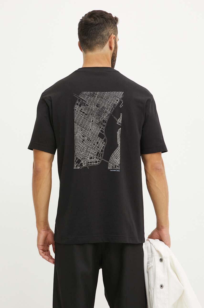 

Памучна тениска Calvin Klein Jeans в черно с изчистен дизайн J30J325689, Черен
