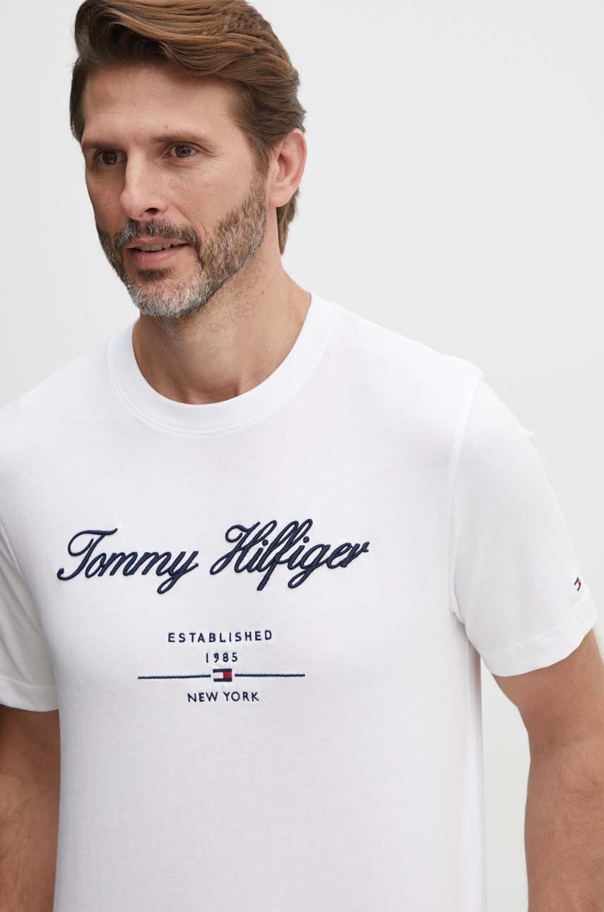Bavlnené tričko Tommy Hilfiger pánske, biela farba, s nášivkou, MW0MW33691