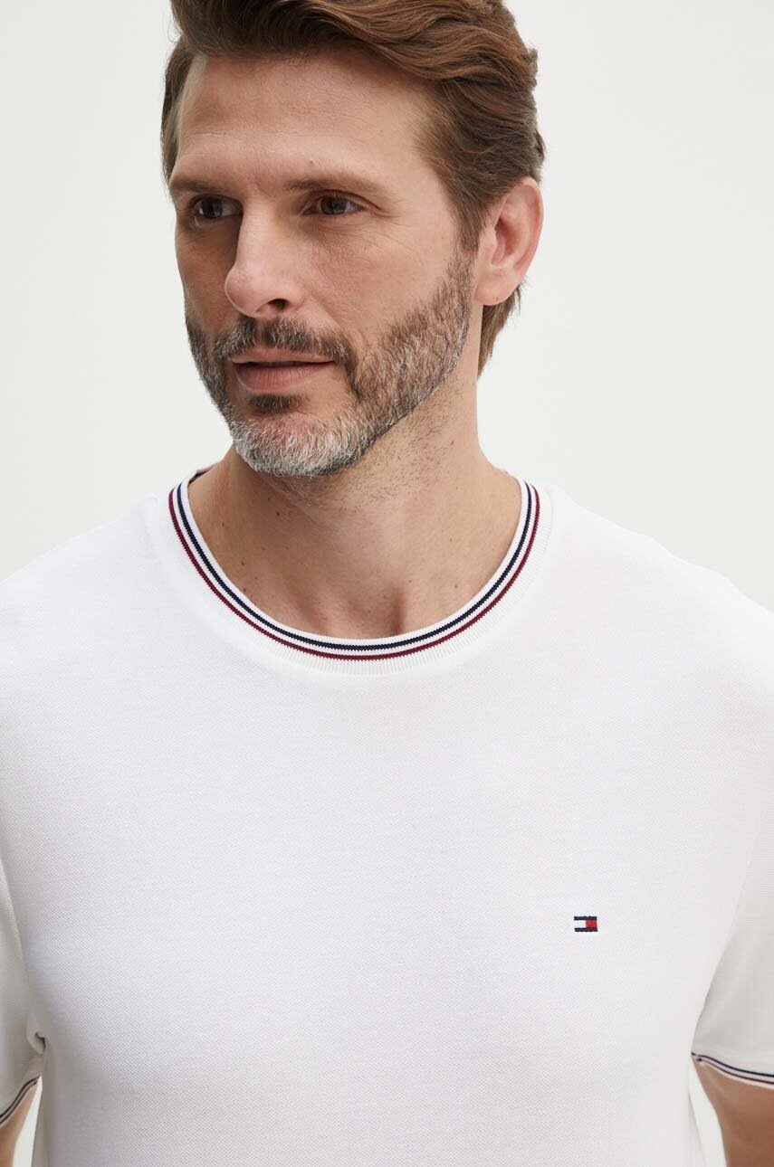 

Тениска Tommy Hilfiger в бяло с изчистен дизайн MW0MW35680, Бял