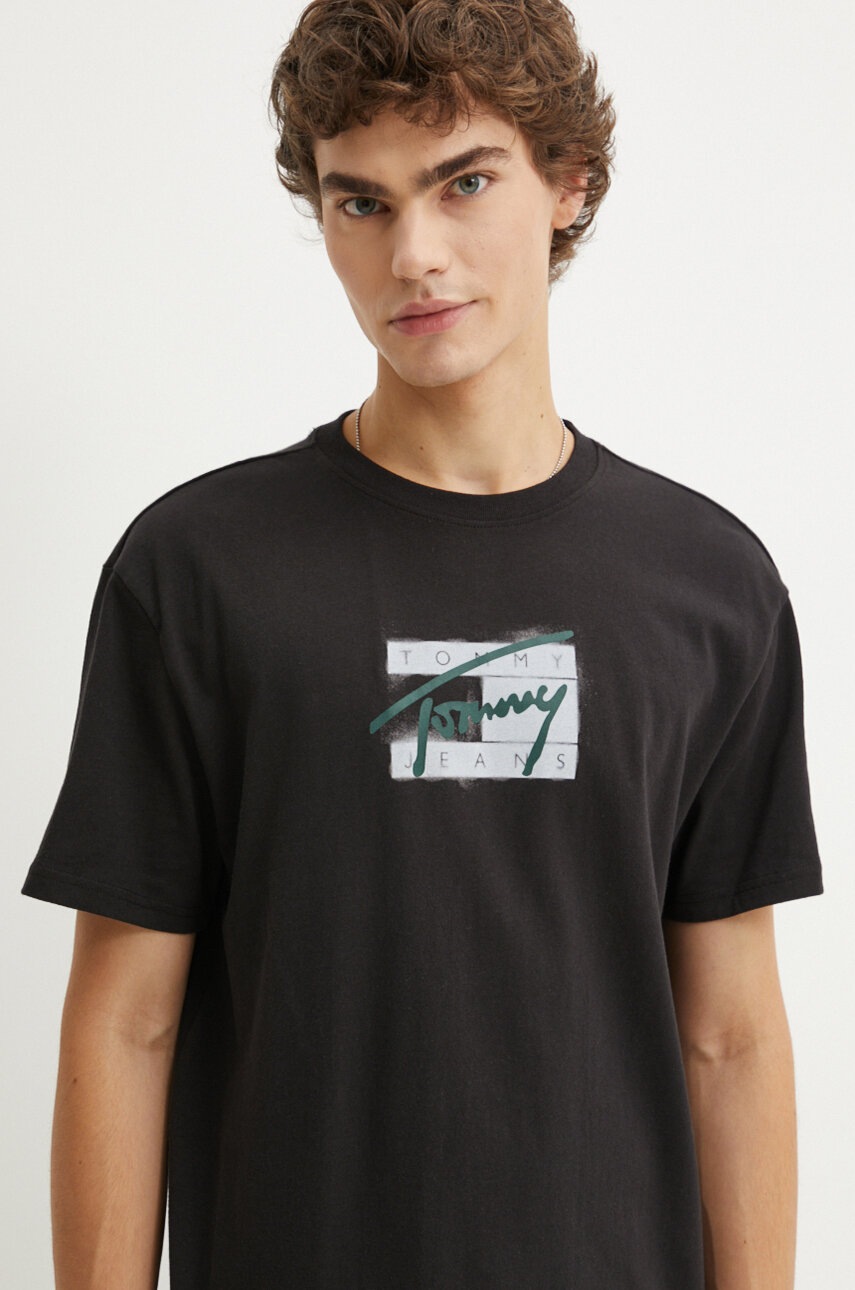 

Тениска Tommy Jeans в черно с принт DM0DM18528, Черен