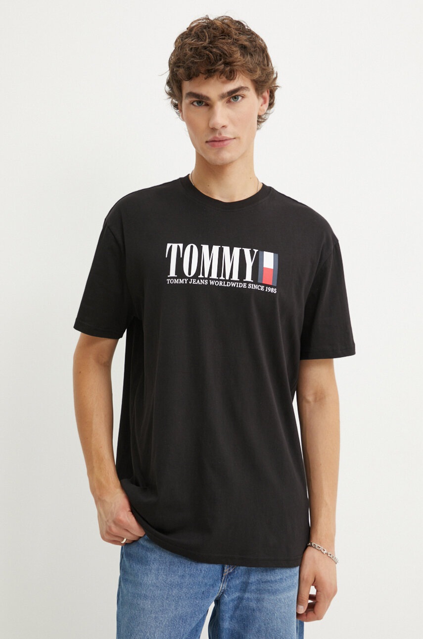 

Тениска Tommy Jeans в черно с принт DM0DM18533, Черен