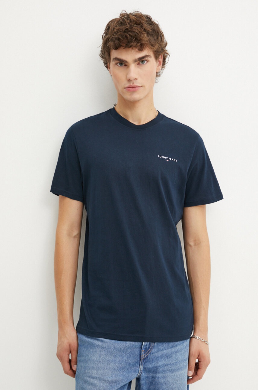 

Памучна тениска Tommy Jeans в тъмносиньо с принт DM0DM18555, Тъмносин