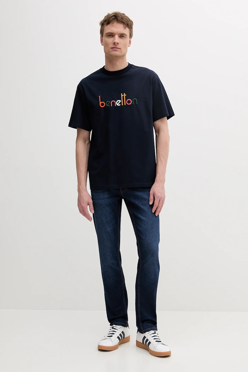 Хлопковая футболка United Colors of Benetton мужская цвет жёлтый с аппликацией 3MI6U109O Хлопковая футболка United Colors of Benetton мужская цвет жёлтый с аппликацией 3MI6U109O