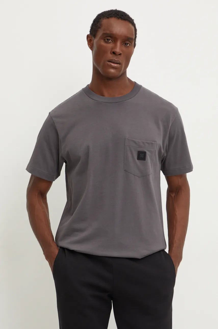 DC tricou din bumbac DC 1994 barbati, culoarea gri, neted, ADYKT03246 DC tricou din bumbac DC 1994 barbati, culoarea gri, neted, ADYKT03246