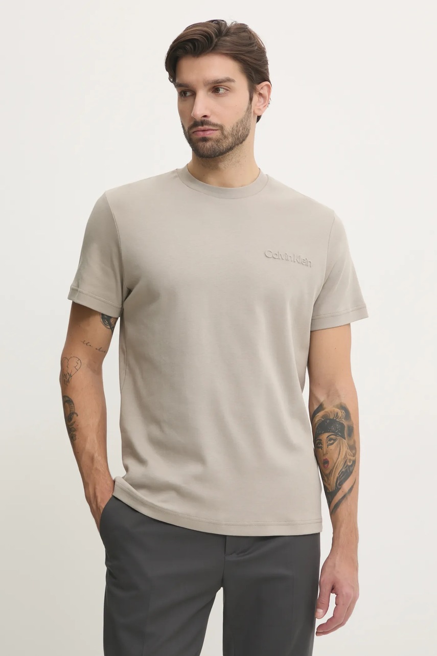 

Памучна тениска Calvin Klein в бежово с апликация K10K113737, Бежов