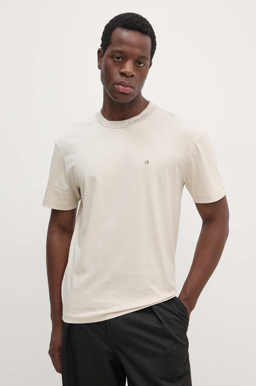 

Памучна тениска Calvin Klein в бежово с изчистен дизайн K10K114091, Бежов