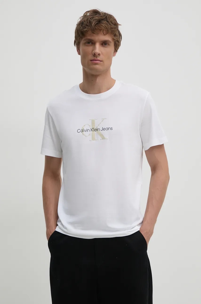 

Памучна тениска Calvin Klein Jeans в бяло с принт J30J326863, Бял