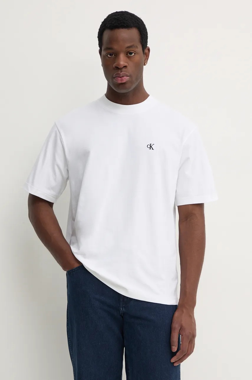 

Памучна тениска Calvin Klein Jeans в бяло с изчистен дизайн J30J326458, Бял