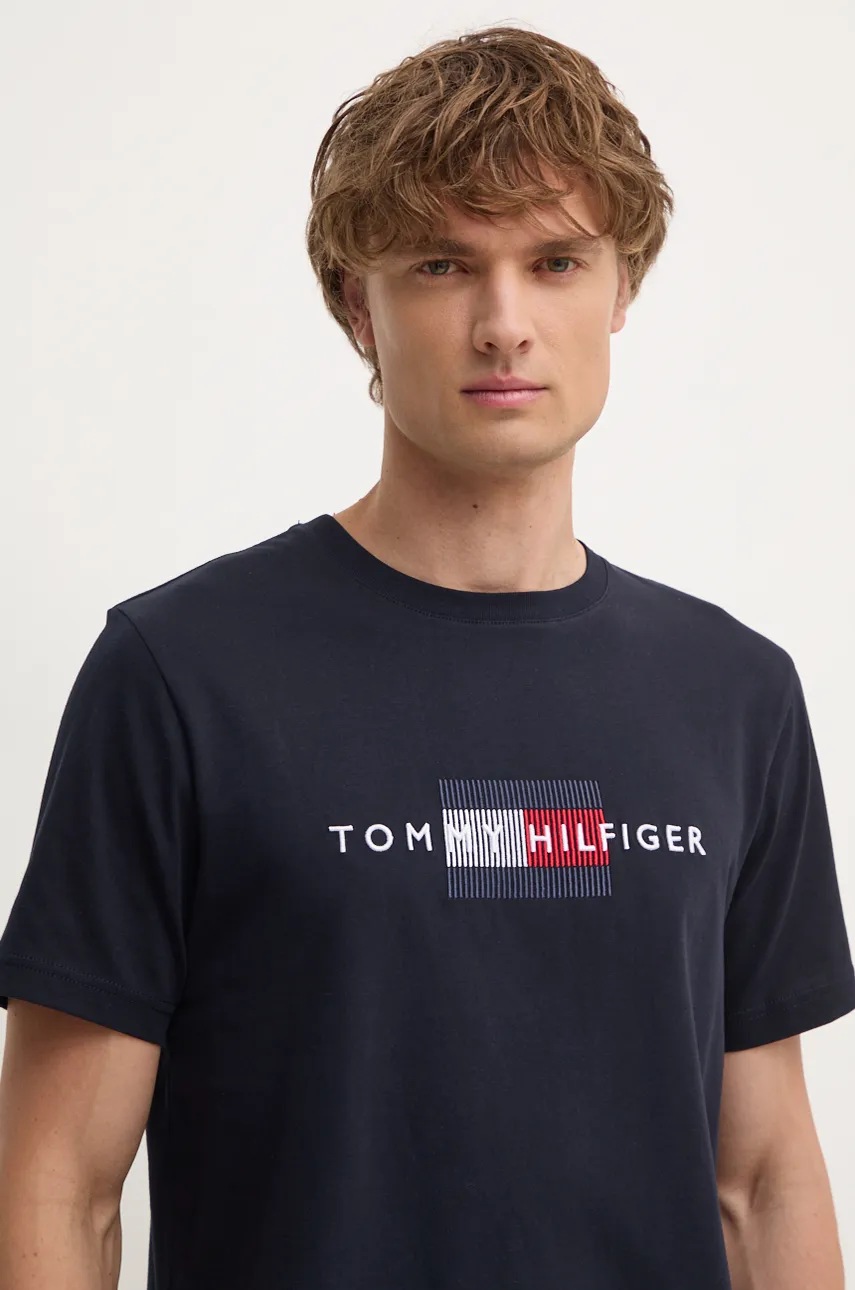 

Памучна тениска Tommy Hilfiger в тъмносиньо с апликация MW0MW36455, Тъмносин