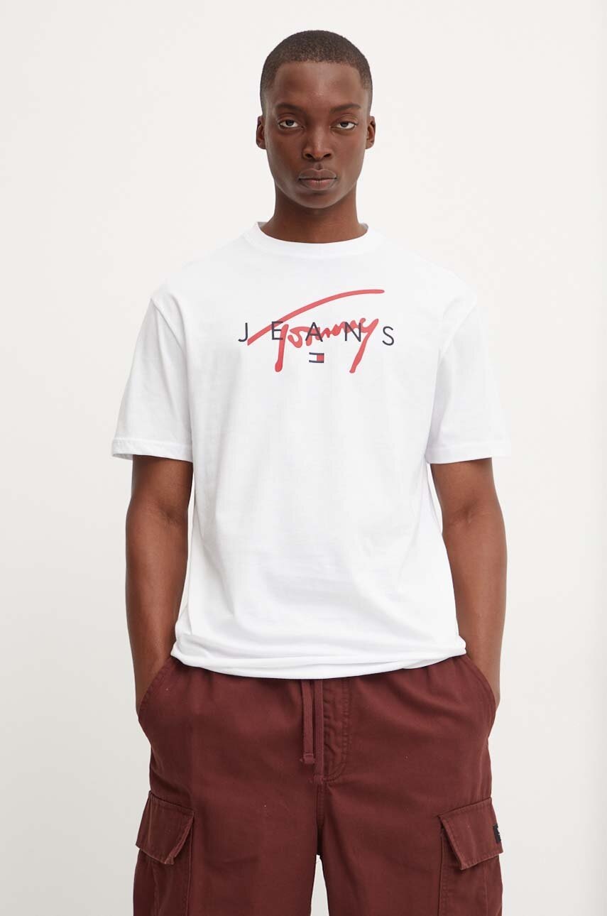 

Памучна тениска Tommy Jeans в бяло с принт DM0DM19683, Бял