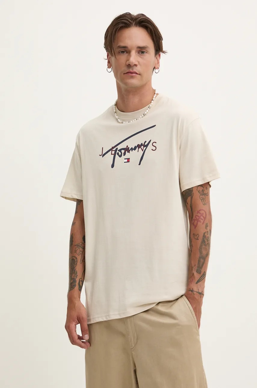 

Памучна тениска Tommy Jeans в бежово с принт DM0DM19683, Бежов