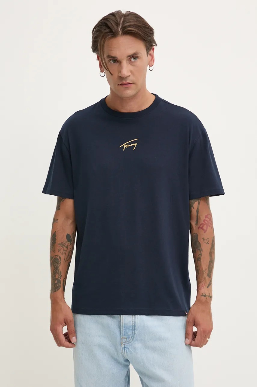 

Памучна тениска Tommy Jeans в тъмносиньо с апликация DM0DM19692, Тъмносин