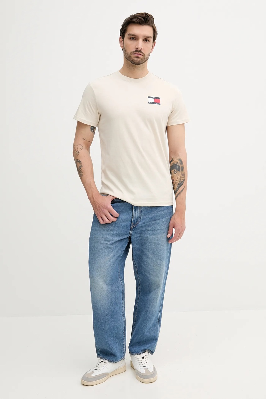 Хлопковая футболка Tommy Jeans цвет бежевый с принтом DM0DM20740