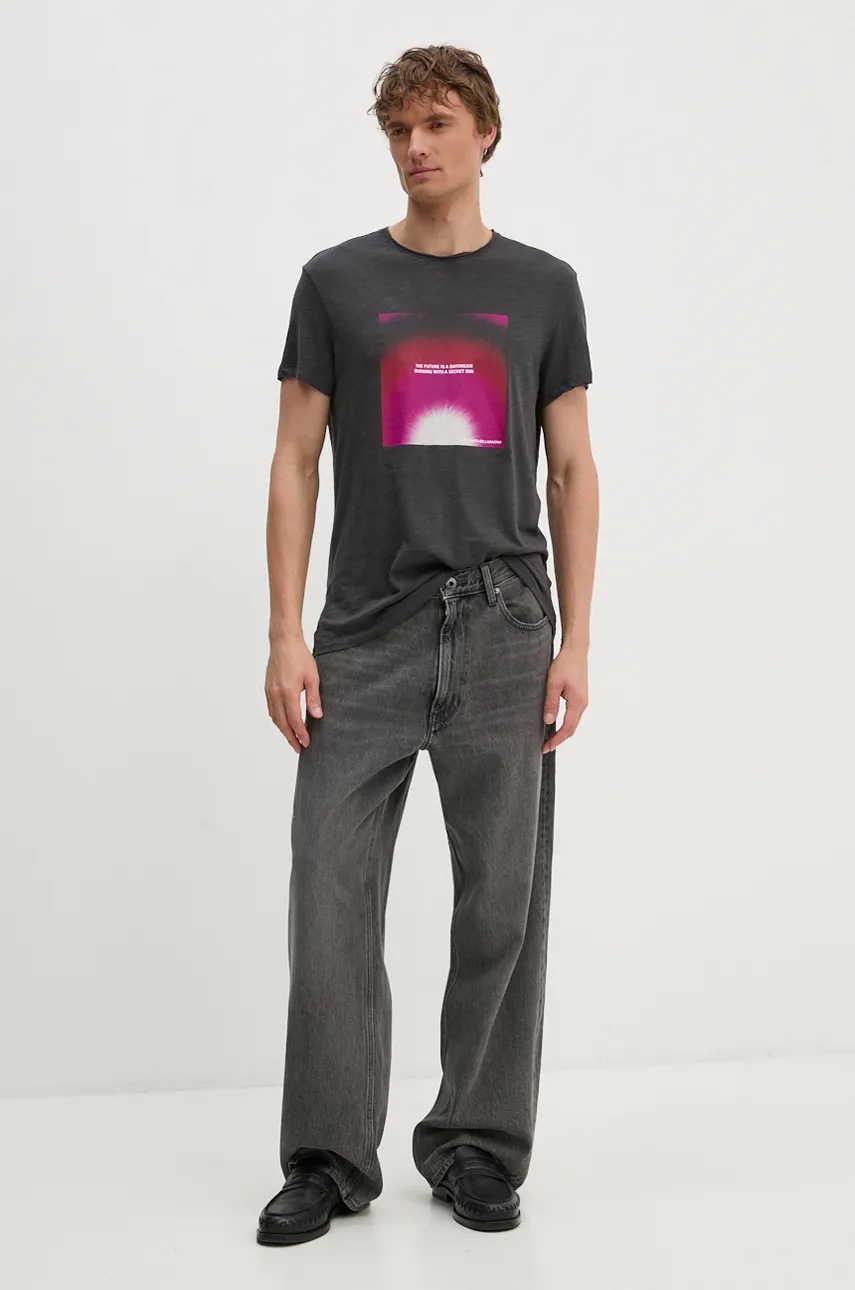 Хлопковая футболка ZADIG&VOLTAIRE мужская цвет серый с принтом JMTS00649 Хлопковая футболка ZADIG&VOLTAIRE мужская цвет серый с принтом JMTS00649