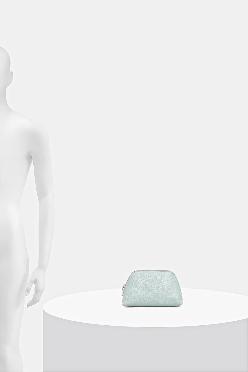 Δερμάτινη τσάντα καλλυντικών Coccinelle φωτογραφία