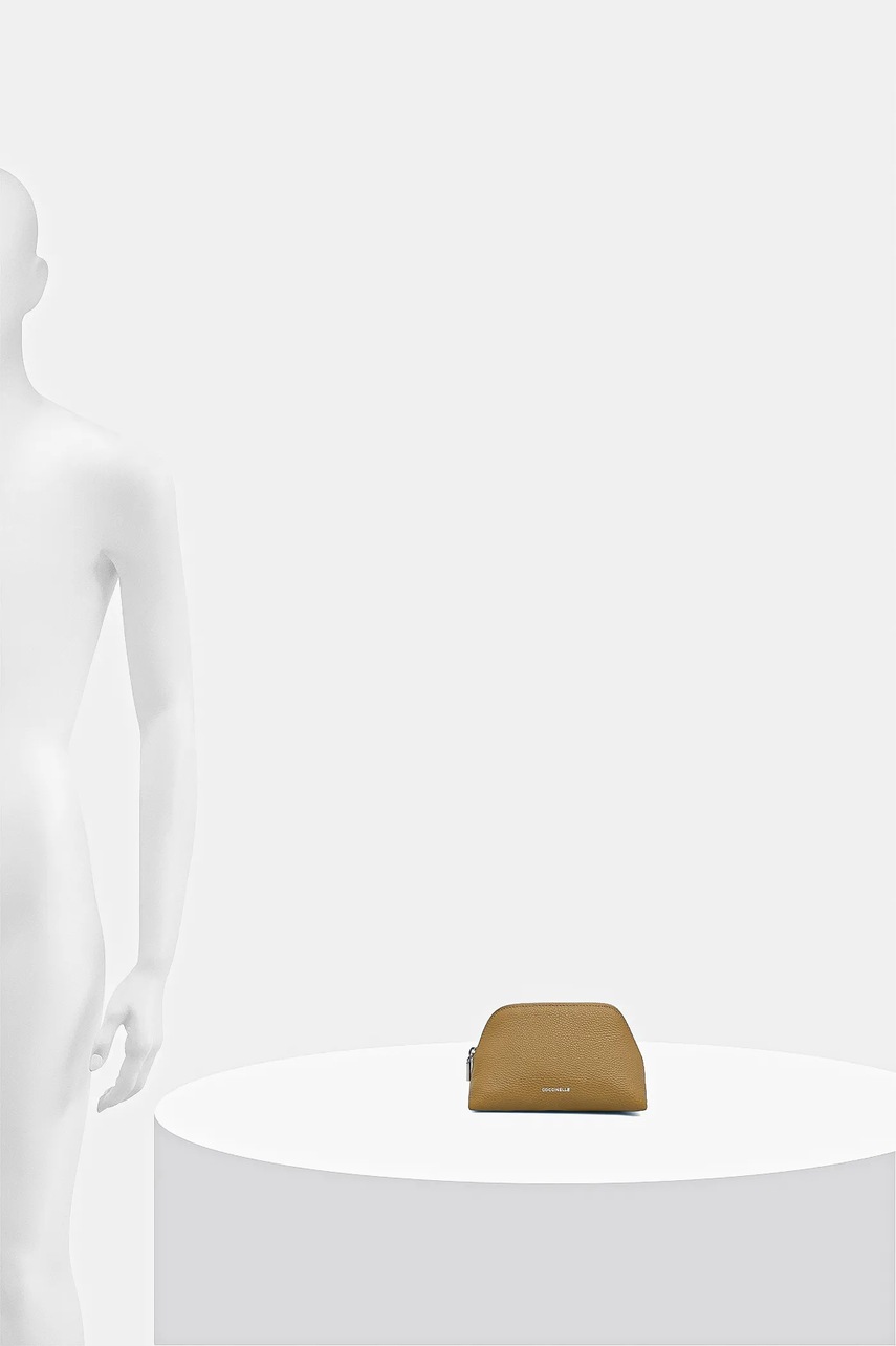 Δερμάτινη τσάντα καλλυντικών Coccinelle φωτογραφία