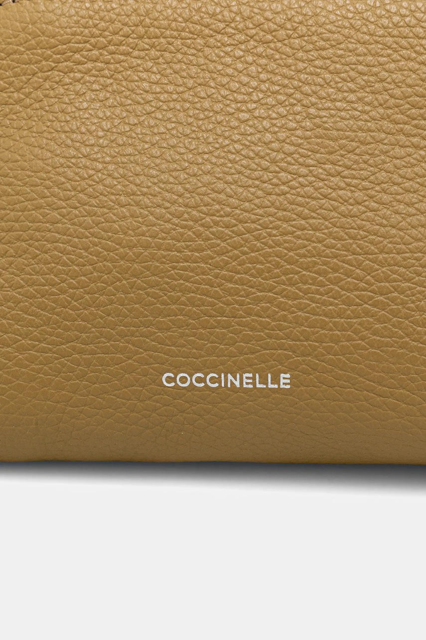 Δερμάτινη τσάντα καλλυντικών Coccinelle φωτογραφία