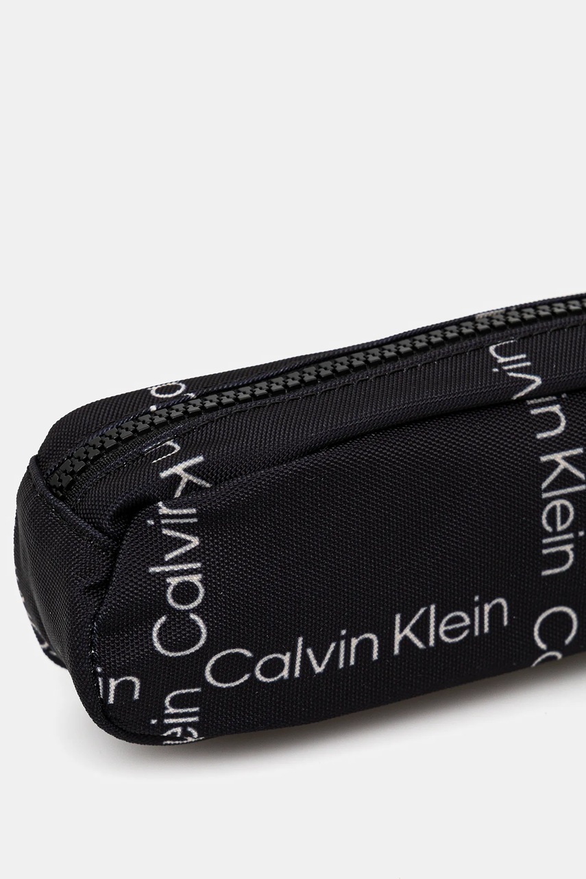 Пенал Calvin Klein Jeans колір чорний IU0IU00710