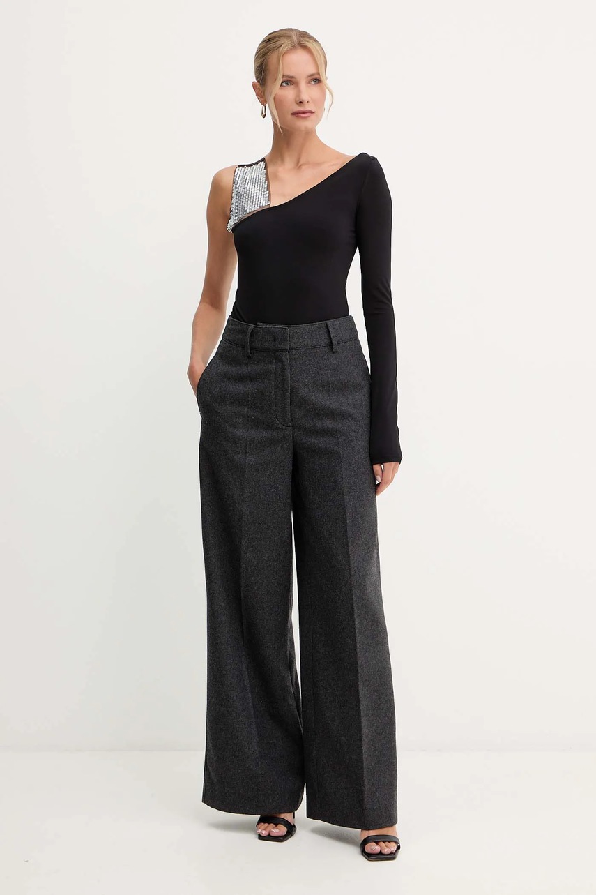 Боди Patrizia Pepe цвет чёрный с аппликацией 2M4504 J338 Боди Patrizia Pepe цвет чёрный с аппликацией 2M4504 J338