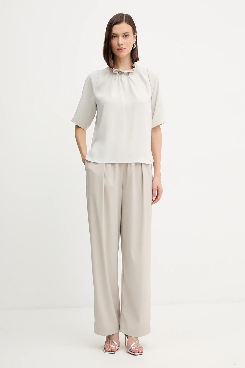 Блузка Armani Exchange цвет бежевый с аппликацией XW001256 AF16125 Блузка Armani Exchange цвет бежевый с аппликацией XW001256 AF16125