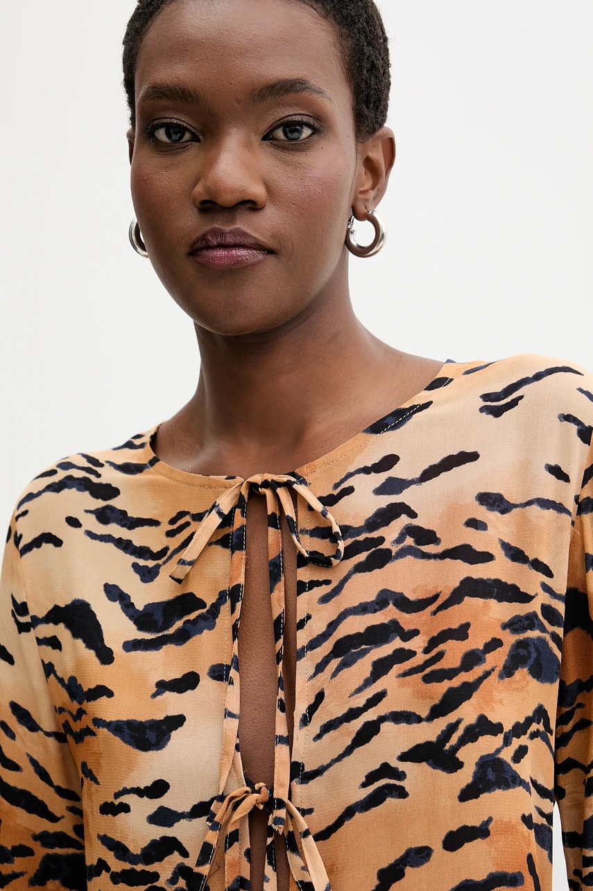 Halenka Never Fully Dressed (obrázek 4)