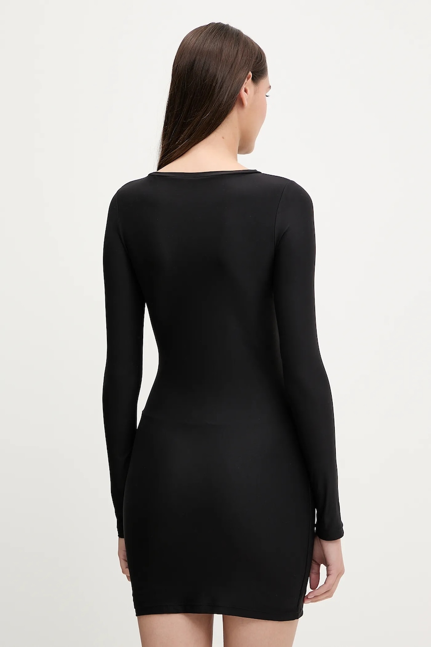 Платье Guess EVELINE цвет черный mini приталенное O5GK03 KCDE0 Платье Guess EVELINE цвет черный mini приталенное O5GK03 KCDE0