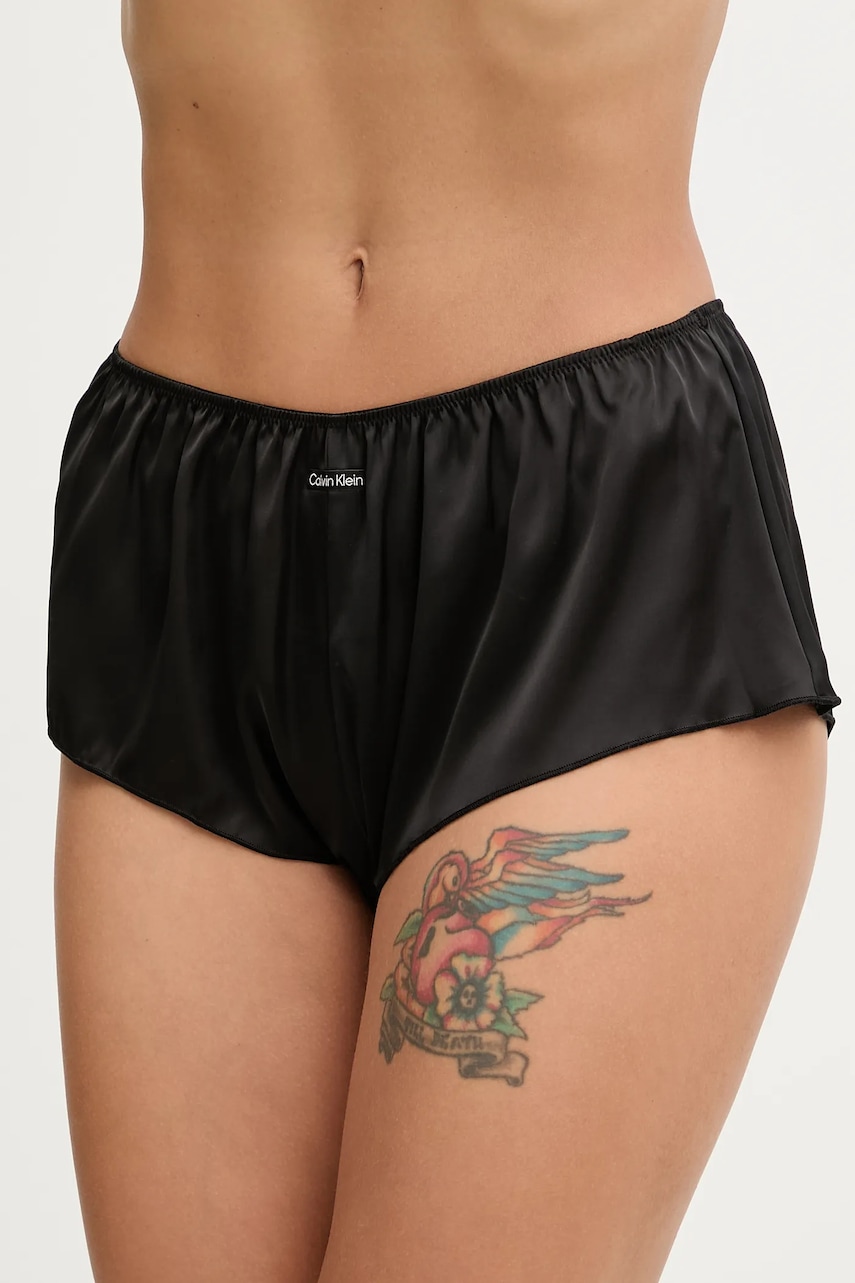 Levně Pyžamové šortky Calvin Klein Underwear dámské, černá barva, saténové, LV00QF8395