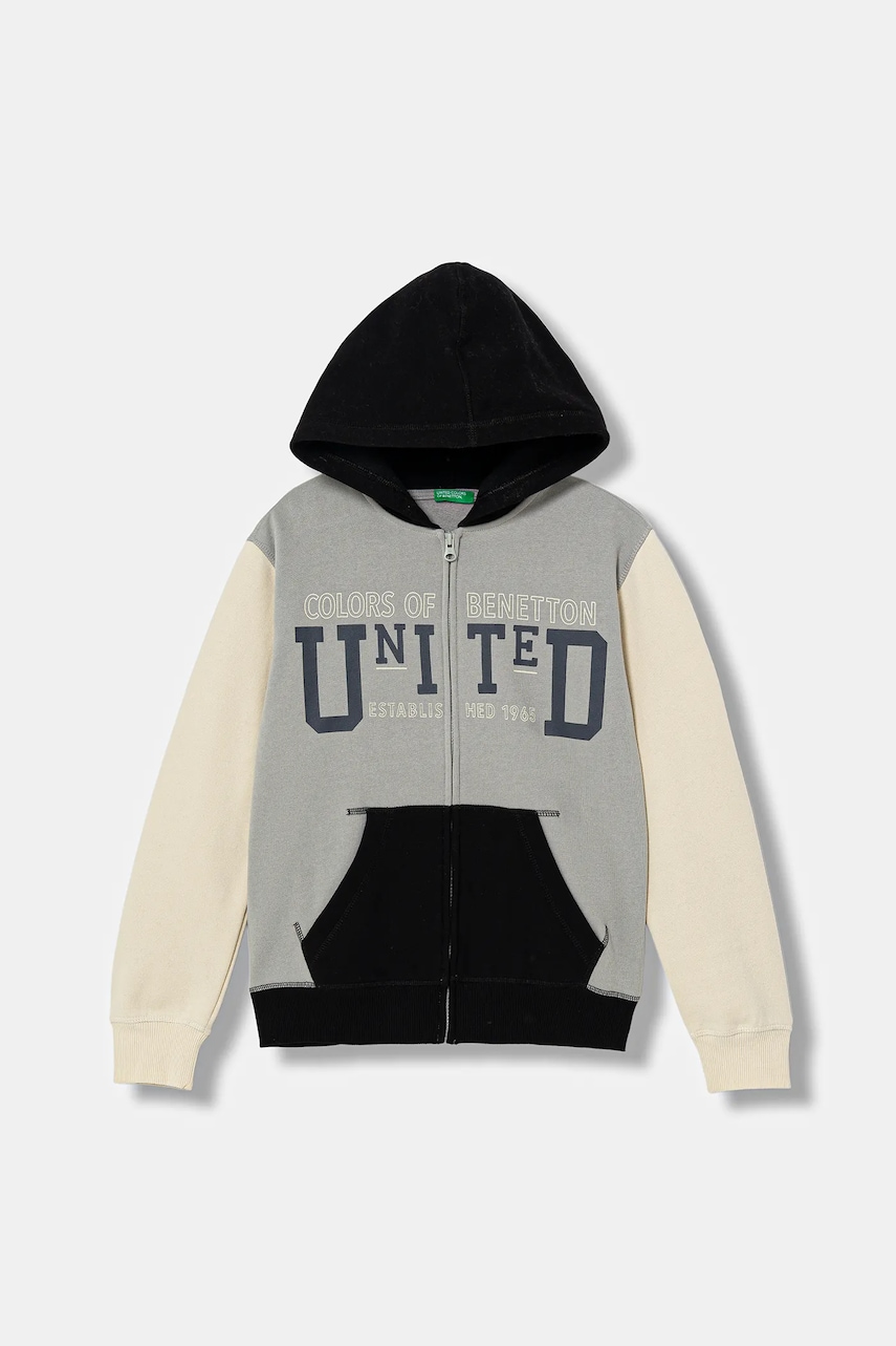 United Colors of Benetton bluză copii culoarea gri, cu glugă, cu imprimeu, 3EB5C505L