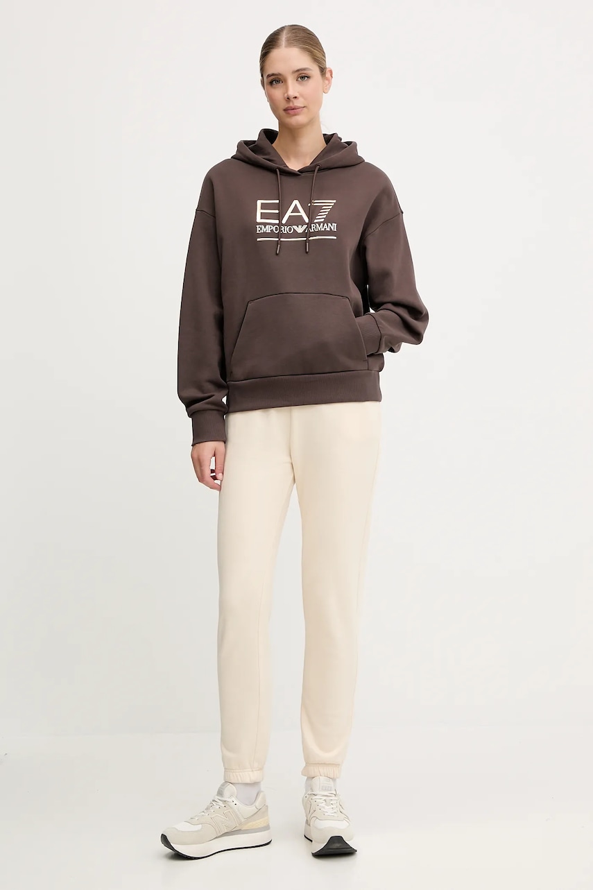 Кофта EA7 Emporio Armani цвет коричневый с капюшоном с аппликацией AF10377-7W000422 Кофта EA7 Emporio Armani цвет коричневый с капюшоном с аппликацией AF10377-7W000422