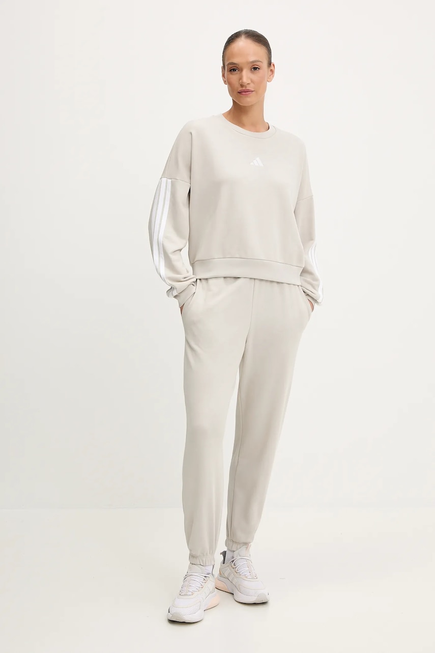 Кофта adidas Essentials цвет бежевый с аппликацией JE0014 Кофта adidas Essentials цвет бежевый с аппликацией JE0014