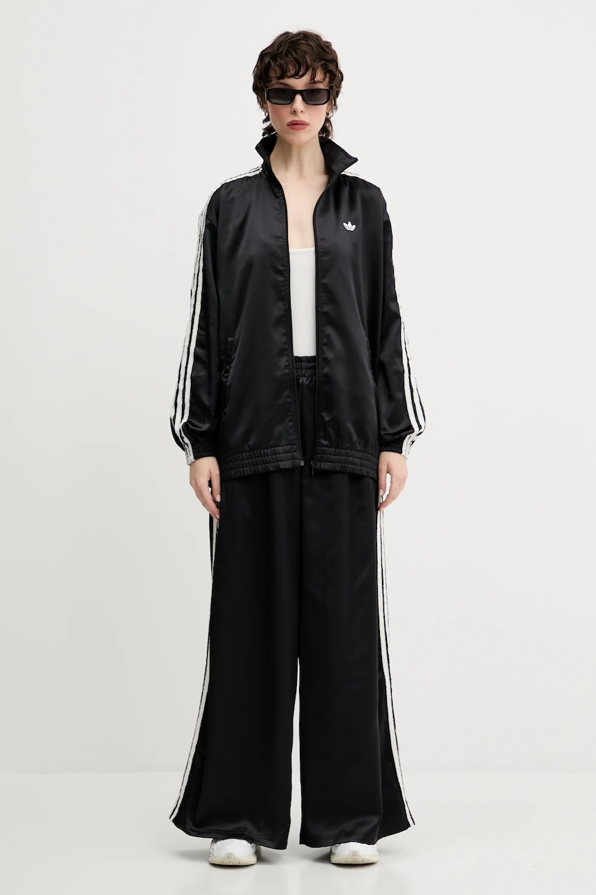 Кофта adidas Originals Satin Tt цвет чёрный с аппликацией KC8810 Кофта adidas Originals Satin Tt цвет чёрный с аппликацией KC8810