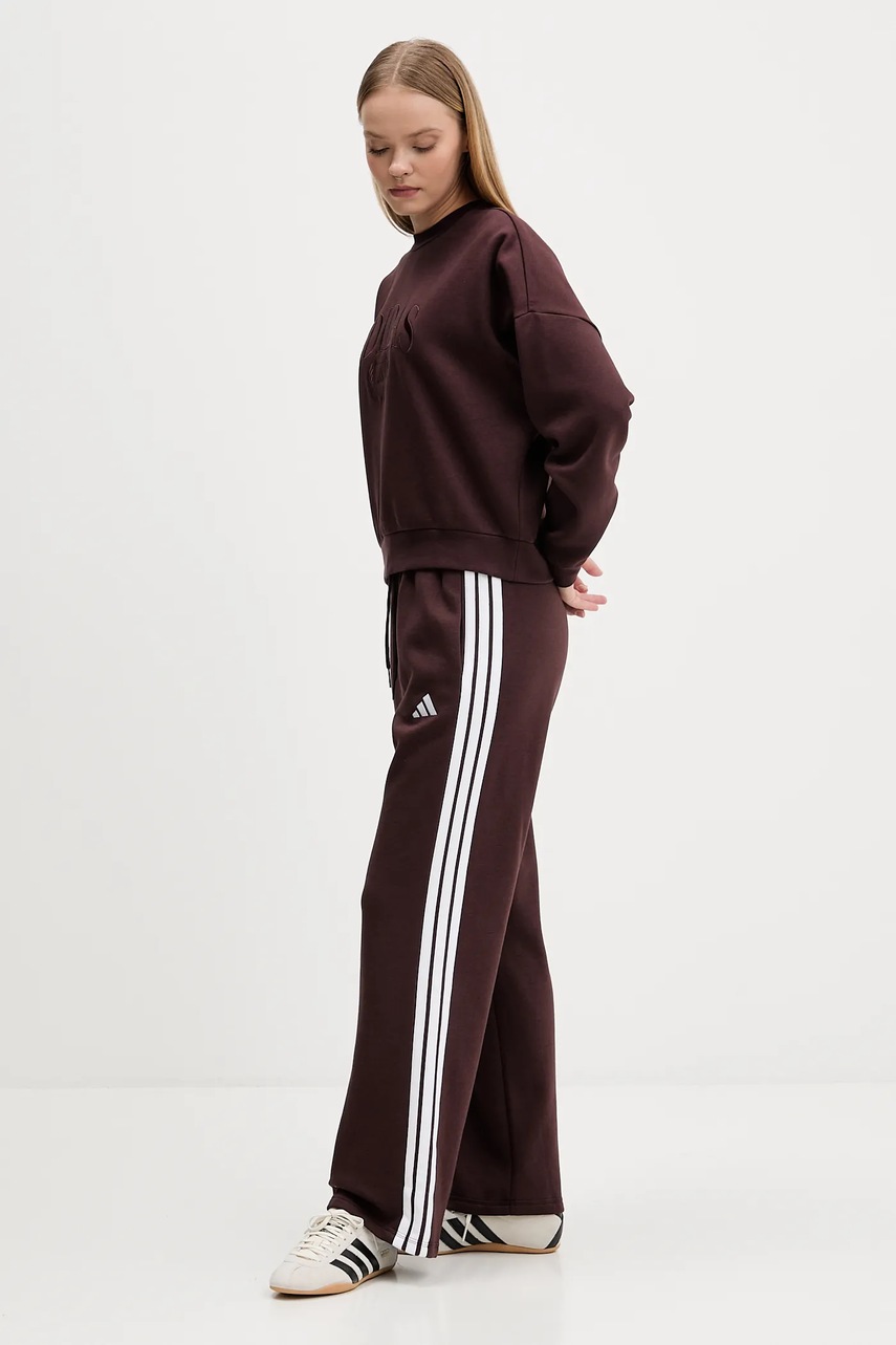 Кофта adidas Cozy цвет коричневый с аппликацией JM1794