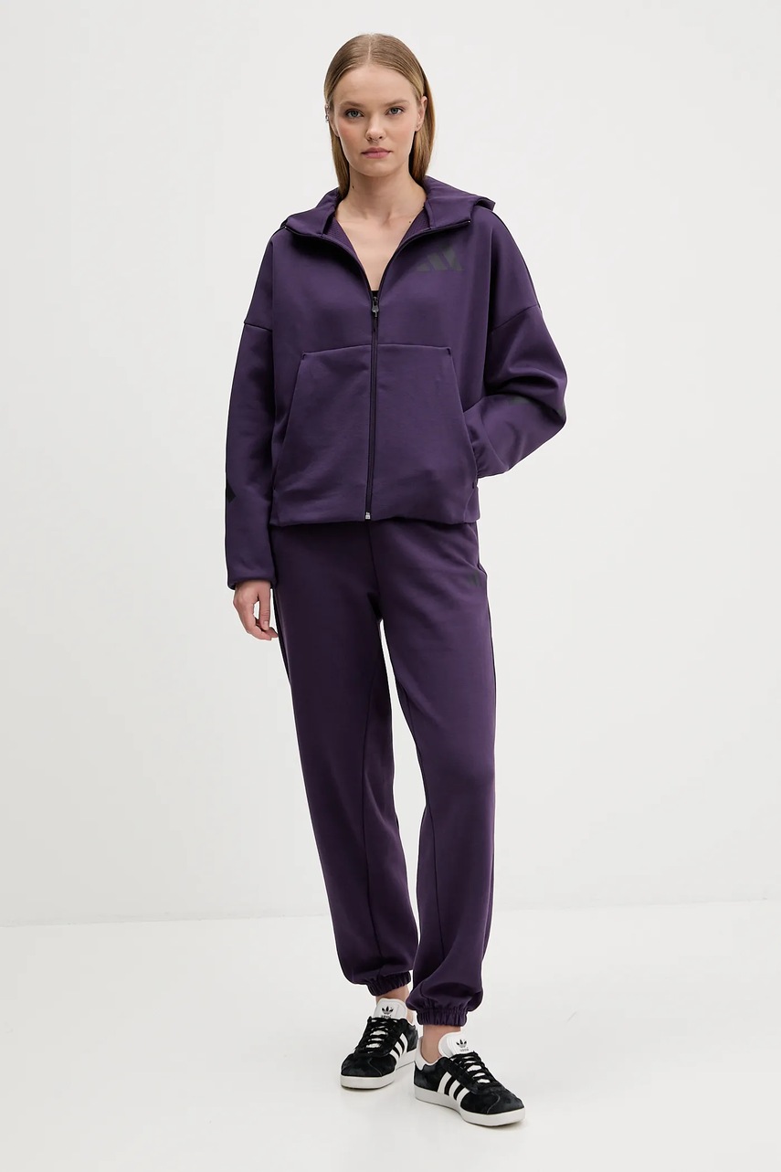 Кофта adidas adidas x Z.N.E цвет фиолетовый с капюшоном с принтом KC4569 Кофта adidas adidas x Z.N.E цвет фиолетовый с капюшоном с принтом KC4569