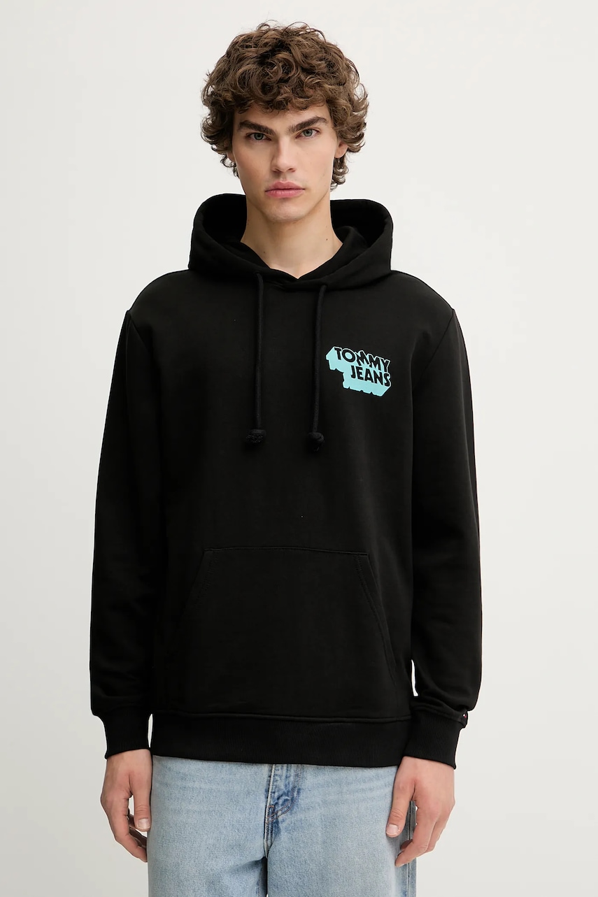 Хлопковая кофта Tommy Jeans цвет чёрный с капюшоном с принтом DM0DM21625 Хлопковая кофта Tommy Jeans цвет чёрный с капюшоном с принтом DM0DM21625