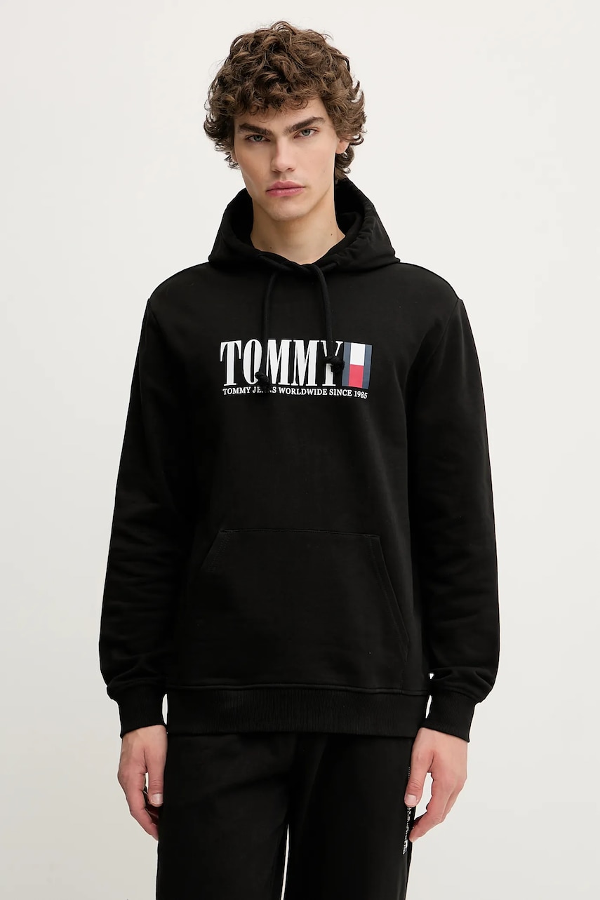Tommy Jeans hanorac de bumbac culoarea negru, cu glugă, cu imprimeu, DM0DM22144