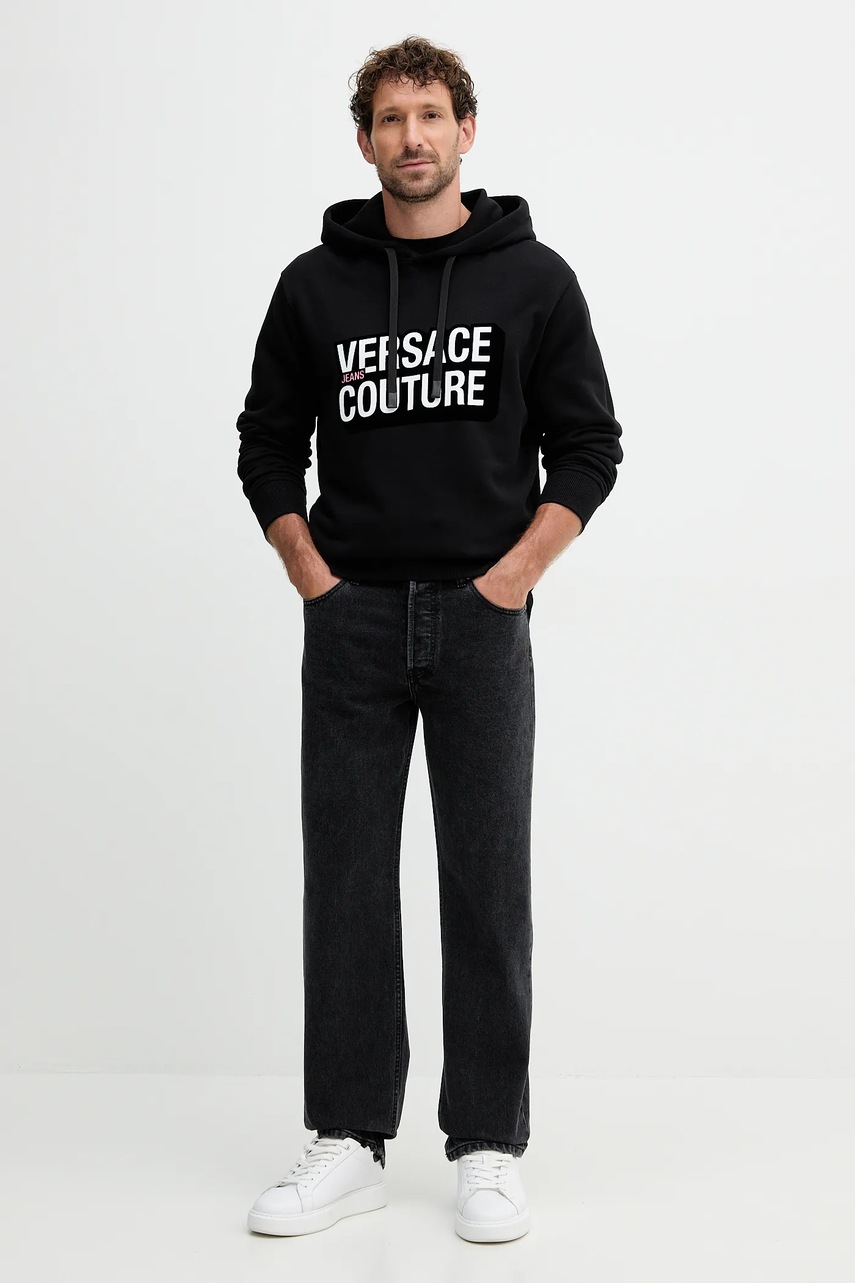 Хлопковая кофта Versace Jeans Couture цвет чёрный с капюшоном с принтом 79GAIP05 CF07P