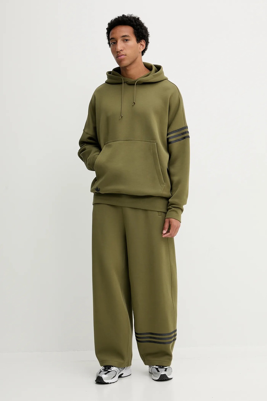 Кофта adidas Originals Neuclassics цвет зелёный с капюшоном с аппликацией HZ3739