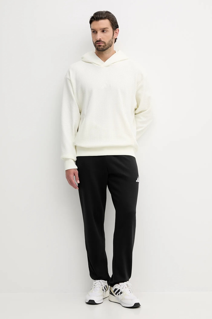 Хлопковая кофта adidas All SZN цвет бежевый с капюшоном однотонная JL6558 Хлопковая кофта adidas All SZN цвет бежевый с капюшоном однотонная JL6558