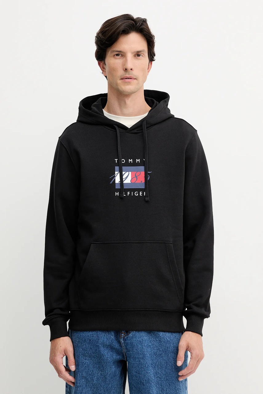 Levně Bavlněná mikina Tommy Hilfiger pánská, černá barva, s kapucí, s potiskem, MW0MW41332