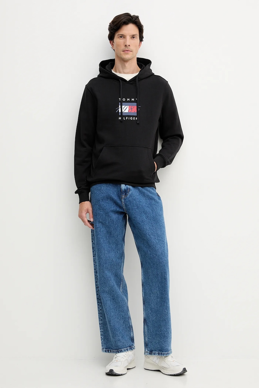 Хлопковая кофта Tommy Hilfiger цвет чёрный с капюшоном с принтом MW0MW41332 Хлопковая кофта Tommy Hilfiger цвет чёрный с капюшоном с принтом MW0MW41332
