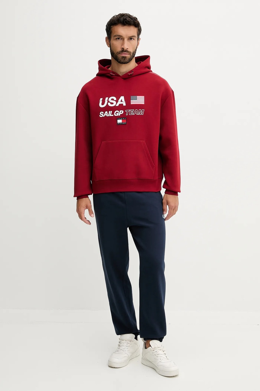 Кофта Tommy Hilfiger x SAIL GP цвет красный с капюшоном с принтом MW0MW41416 Кофта Tommy Hilfiger x SAIL GP цвет красный с капюшоном с принтом MW0MW41416