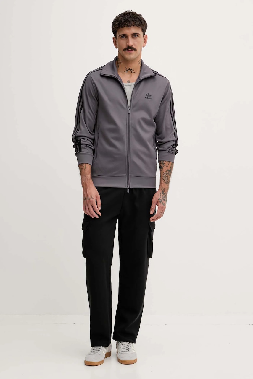 Кофта adidas Originals Classic Tt цвет коричневый с аппликацией JY1281 Кофта adidas Originals Classic Tt цвет коричневый с аппликацией JY1281