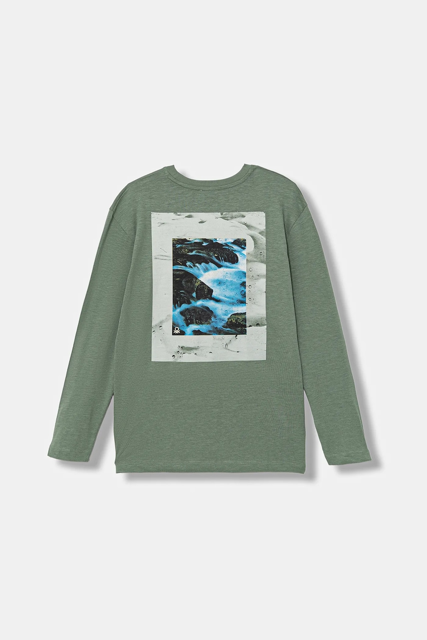 Levně Dětské bavlněné tričko s dlouhým rukávem United Colors of Benetton zelená barva, s potiskem, 3TAMC10PV