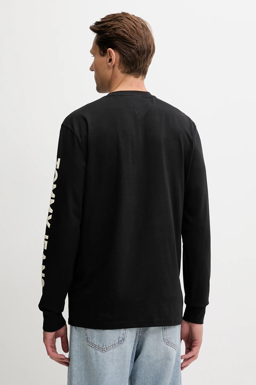 Хлопковый лонгслив Tommy Jeans цвет чёрный однотонный DM0DM21591