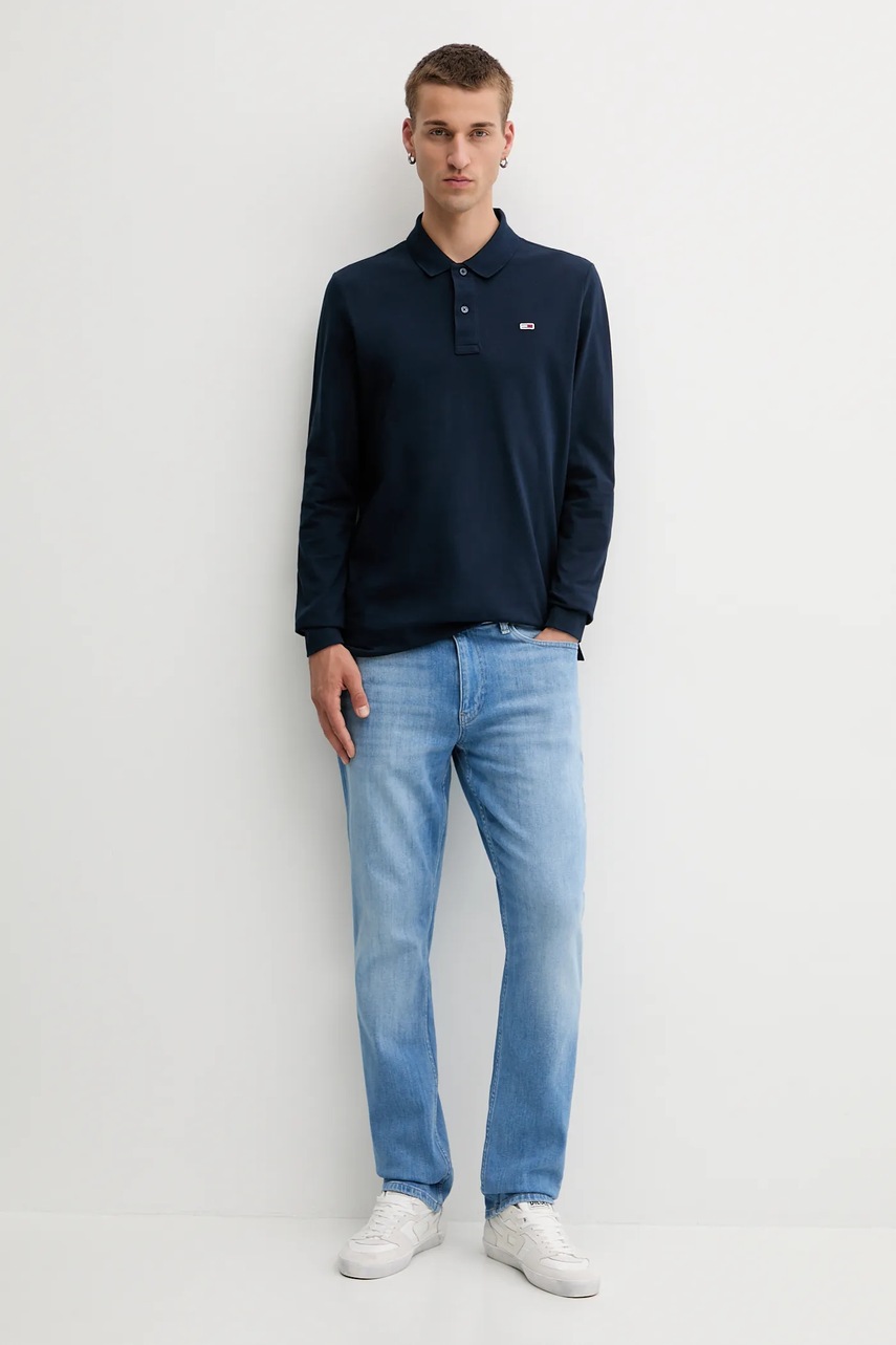 Хлопковый лонгслив Tommy Jeans цвет синий однотонный DM0DM20232