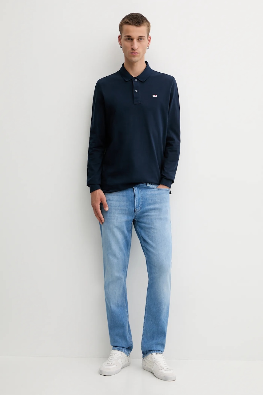 Хлопковый лонгслив Tommy Jeans цвет синий однотонный DM0DM20232 Хлопковый лонгслив Tommy Jeans цвет синий однотонный DM0DM20232