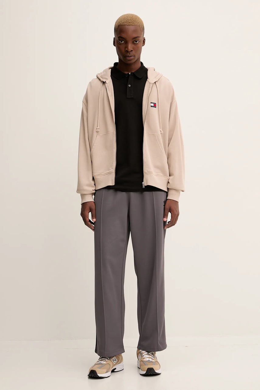 Хлопковый лонгслив Tommy Jeans цвет чёрный однотонный DM0DM20232 Хлопковый лонгслив Tommy Jeans цвет чёрный однотонный DM0DM20232