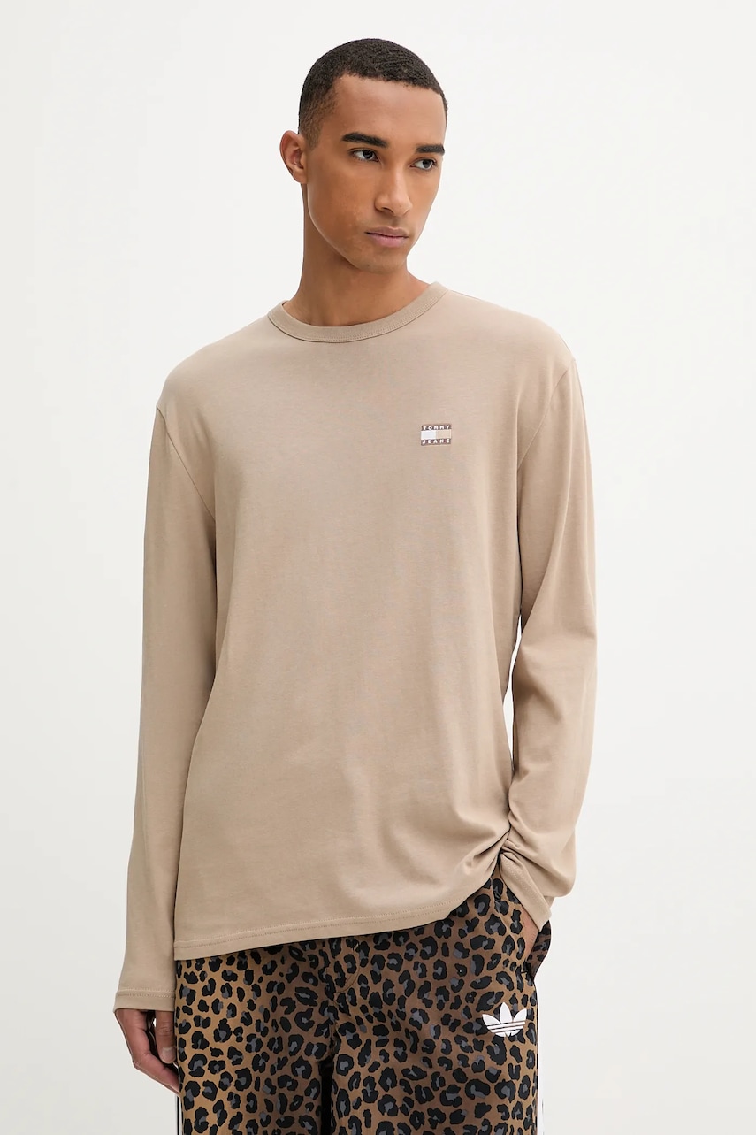 Tommy Jeans longsleeve din bumbac culoarea maro, uni, DM0DM21974